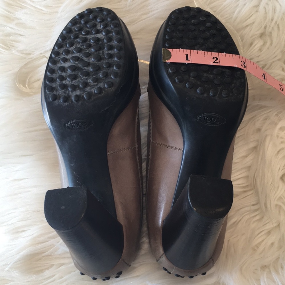 Tod’s Taupe Leather Platform Heel - Picture 7 of 16